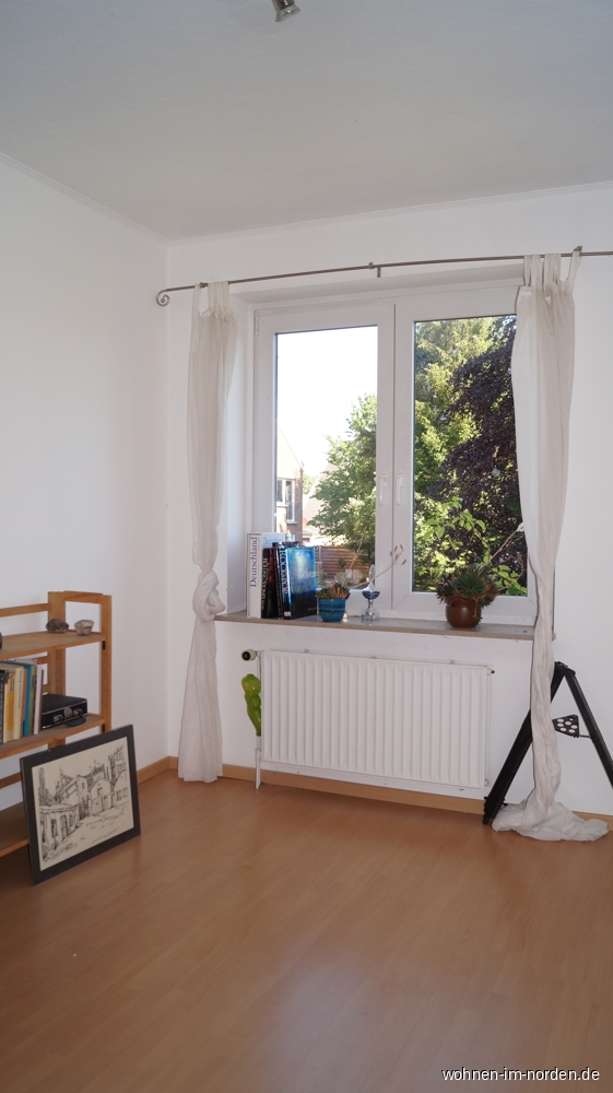 Schlafzimmer 2 mit Zugang ins ausgebaute Dachgeschoss Reihenmittelhaus Horst (Holstein)