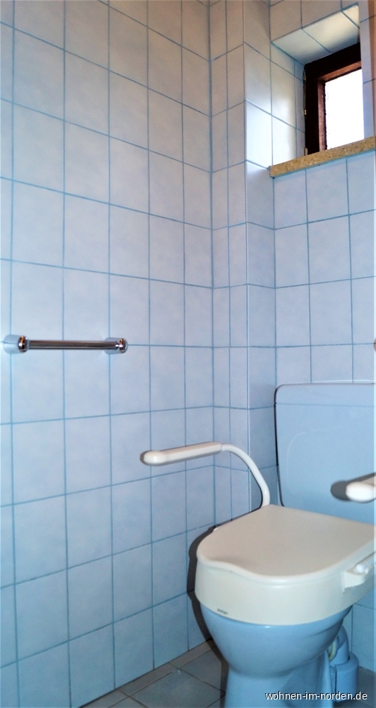Behindertengerechtes WC mit Dusche Doppelhaushlfte Hohenwestedt