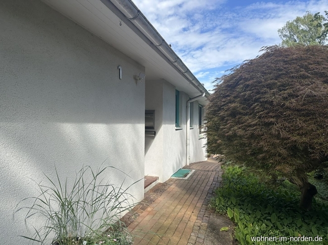 Hausseite Bungalow Hamburg / Rissen