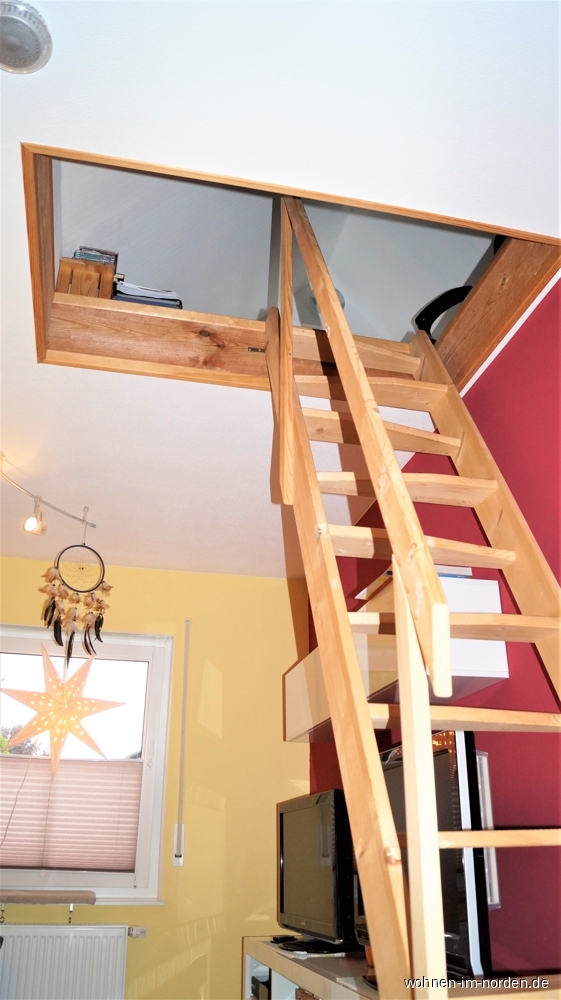 Treppe zum ausgebauten Spitzboden Einfamilienhaus Henstedt-Ulzburg