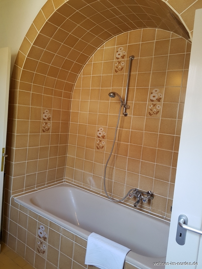 Badewanne OG Stadthaus Neumnster