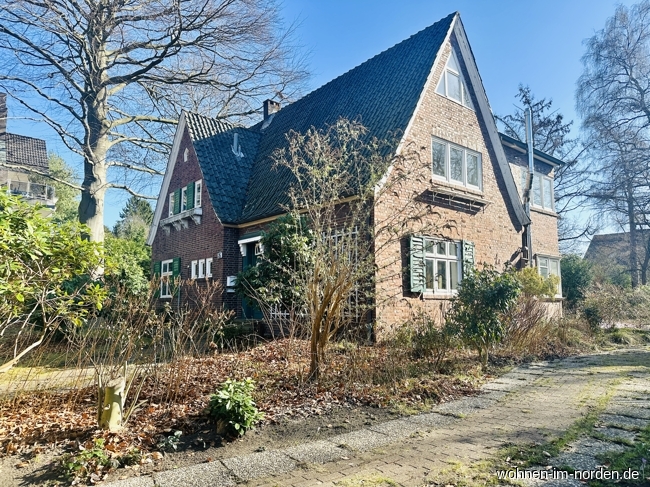  Hamburg / Lokstedt Villa Hamburg-Zylinderviertel: Verwunschenes Anwesen mit park�hnlichem Grundst�ck und w�rdigem Buchenhain