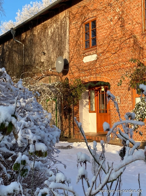  Besdorf Resthof Hamburg und Kiel nur 1 Std: Gepflegter Resthof in Besdorf mit 2 ha Weideland und vieles mehr....